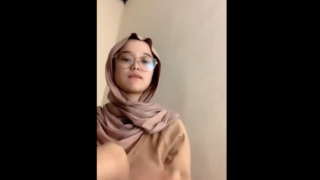 Kerja Sampingan ABG Jilbab Live Aplikasi Ada Yang Nyawer Gede Auto Buka Baju